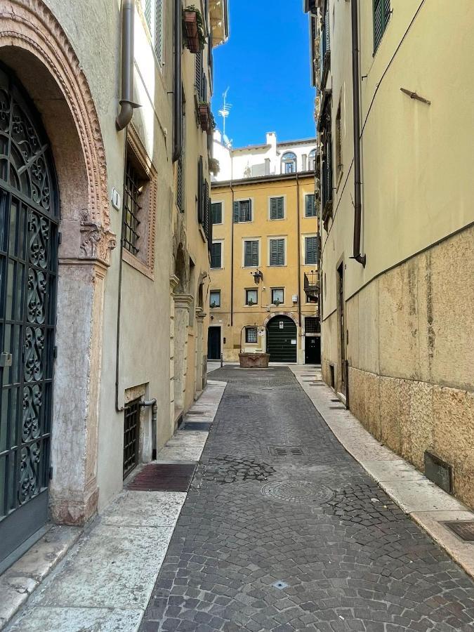 Magnolia Home - Piazza Delle Erbe เวโรนา ภายนอก รูปภาพ